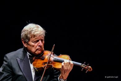 XXVIII Stagione Concertistica, Uto Ughi e I Virtuosi Italiani, NOTE DI UN VIAGGIO INFINITO